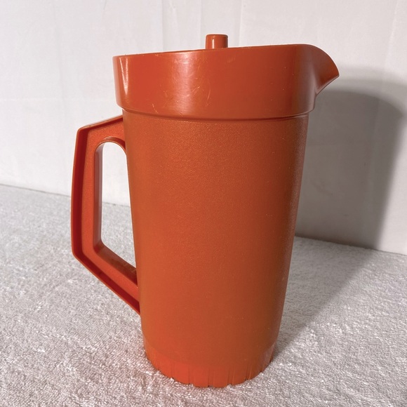 Vintage Tupperware Orange Go Between Pitcher with Lid - Picture 13 of 13